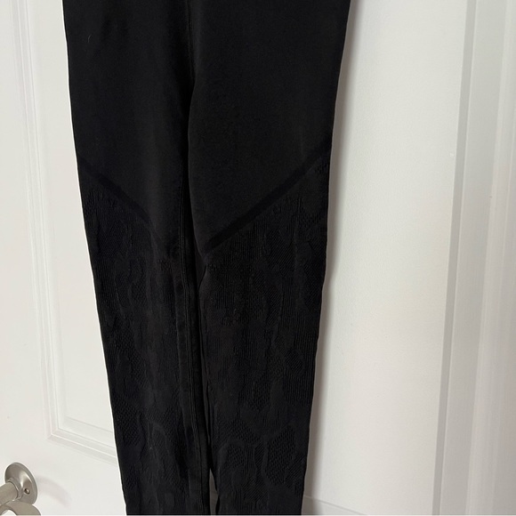 Fabletics black HIGH-WAISTED SCULPTKNIT CAMO  LEGGING size S - Picture 8 of 10